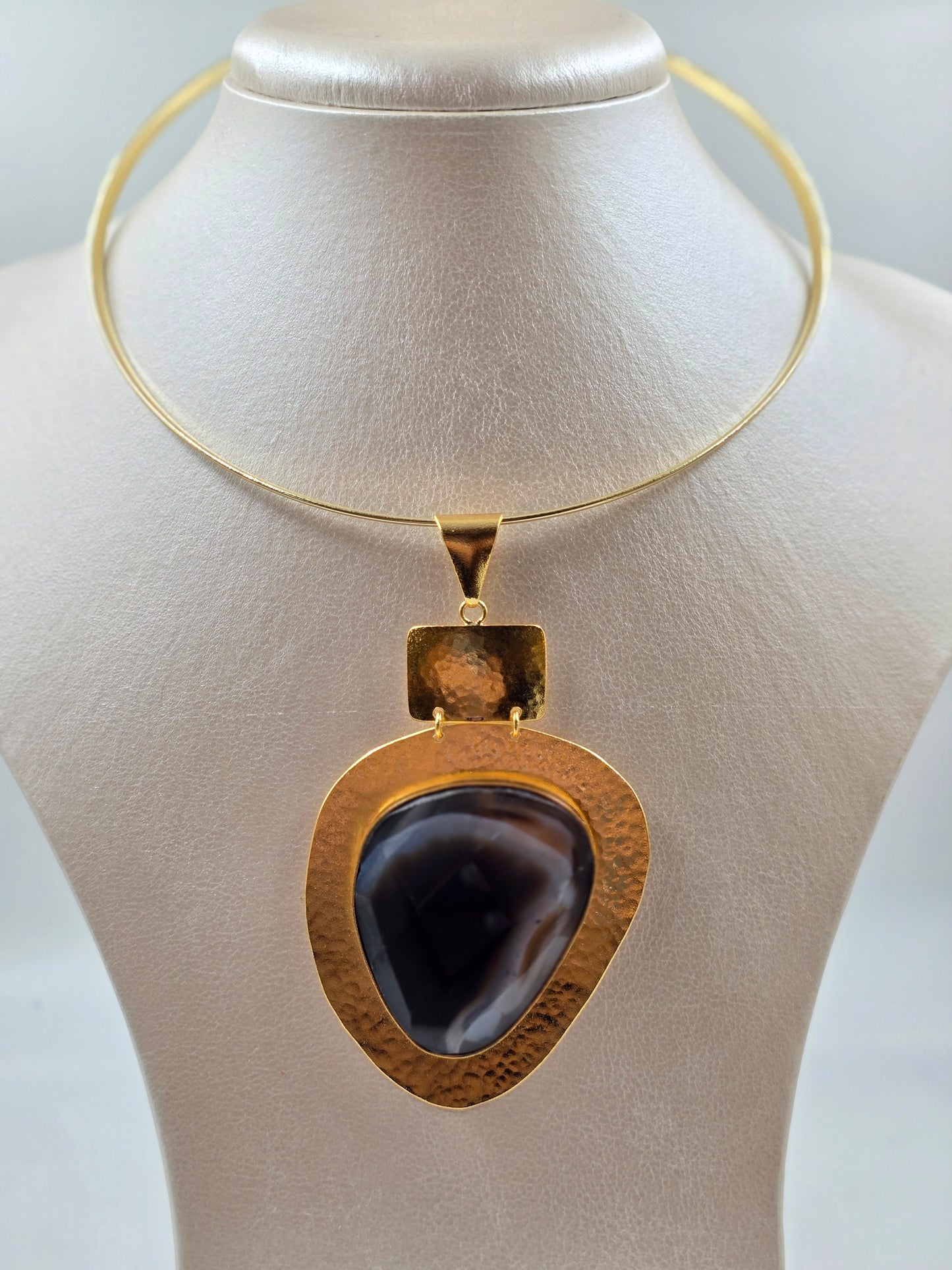Opulent Aura collar