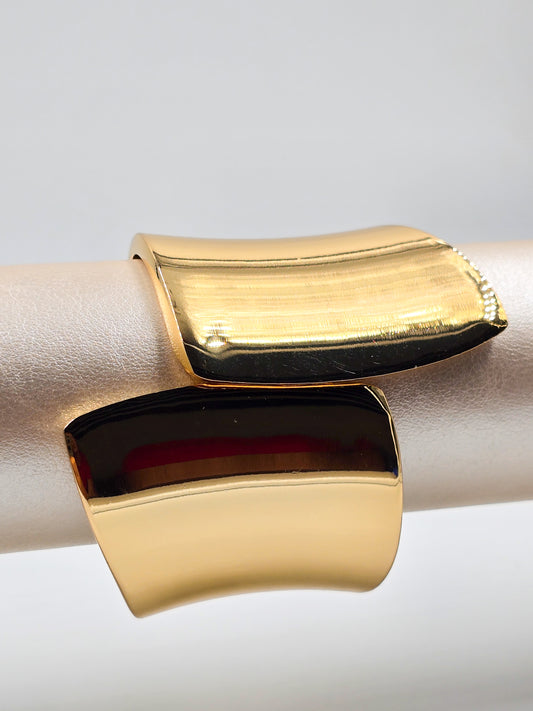 Bold Golden Bracelet