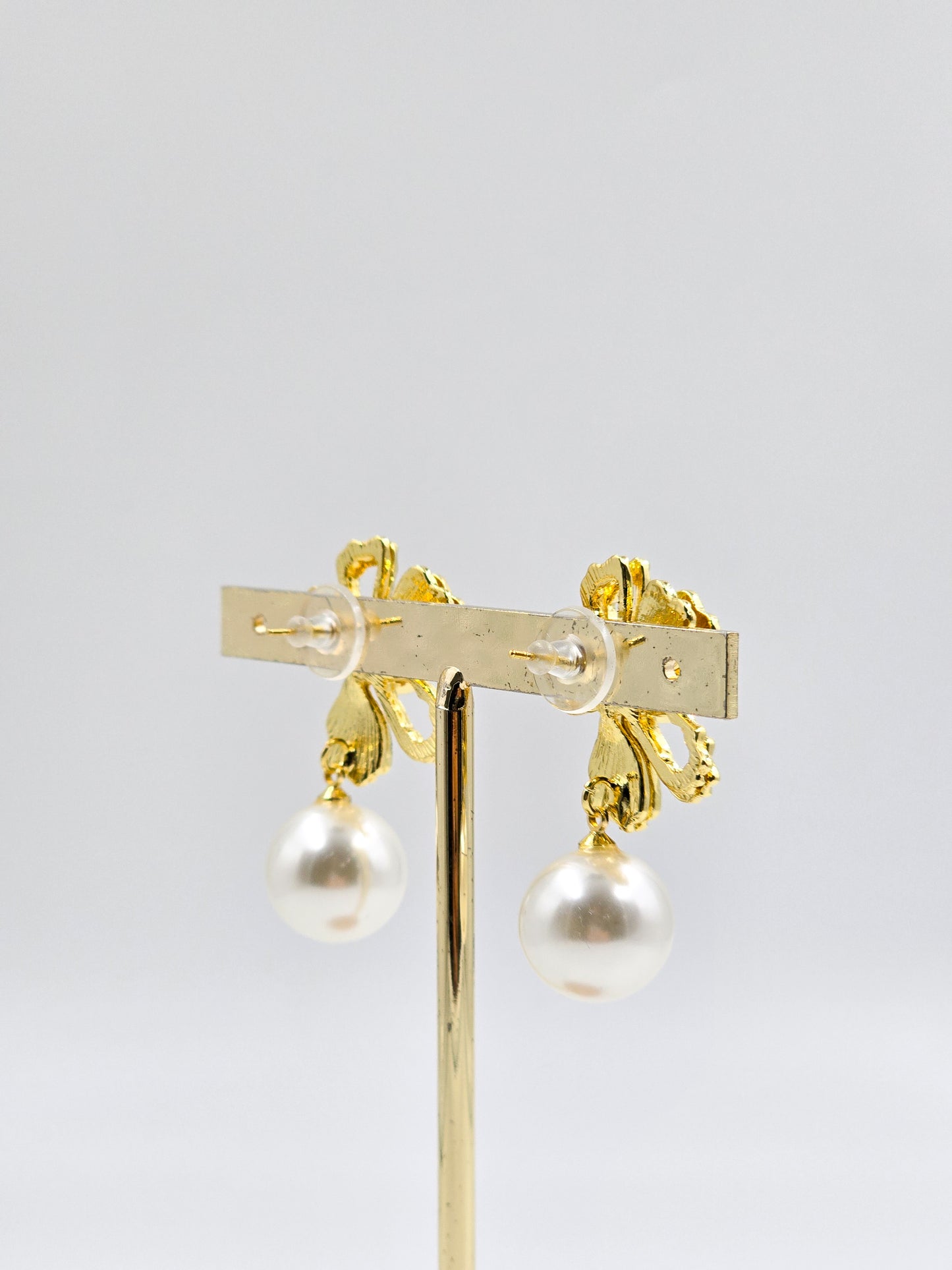 Golden Bloom Pearls Earrings