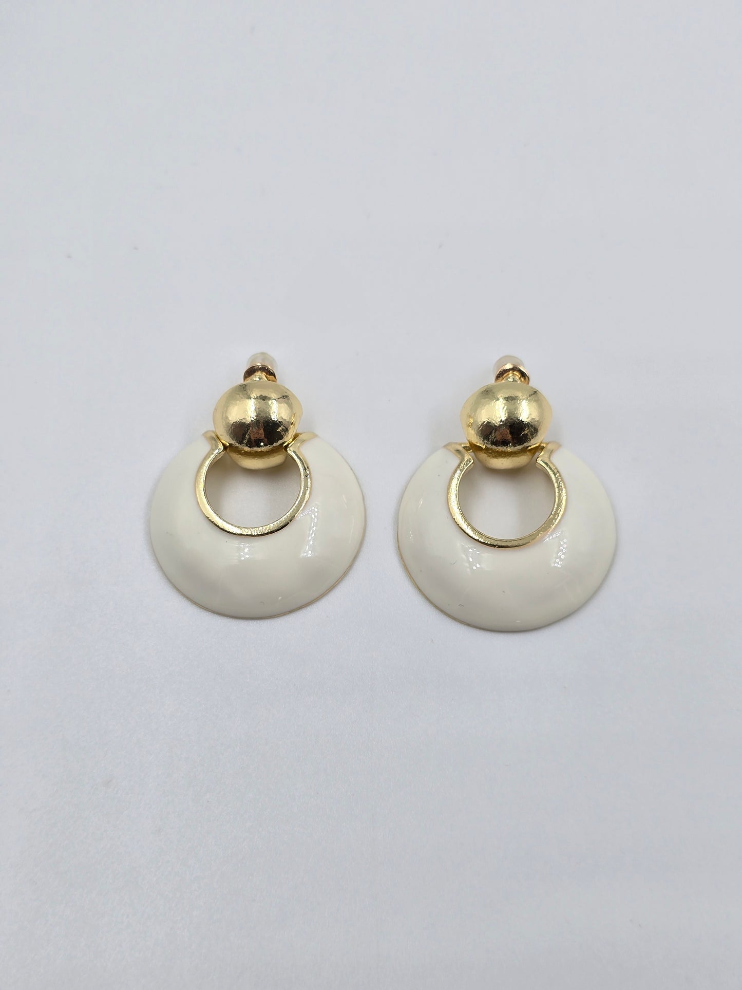 C - White Spherical Tops and Gold Accents