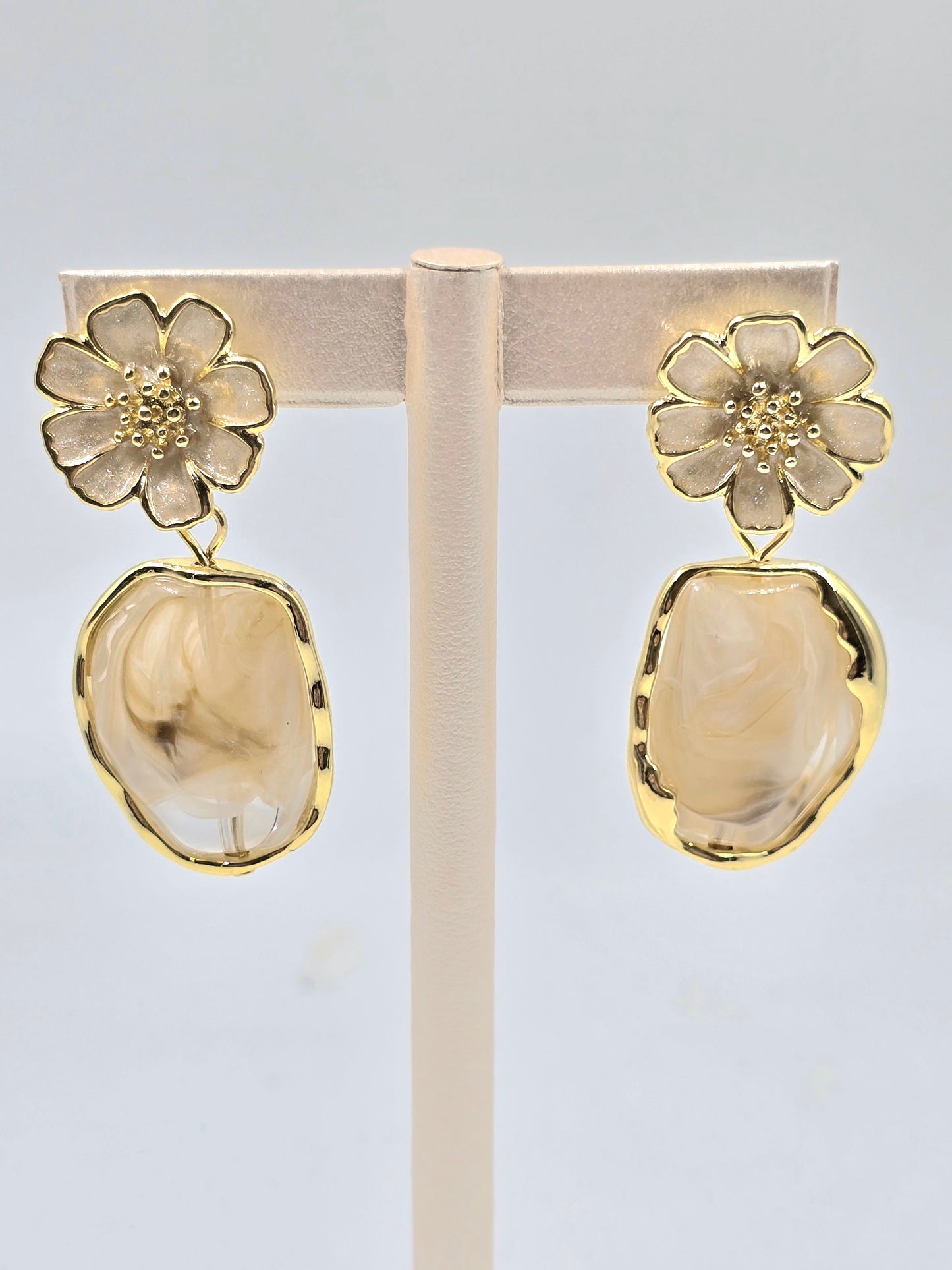 C - Natural Stone and White Flower Earring
