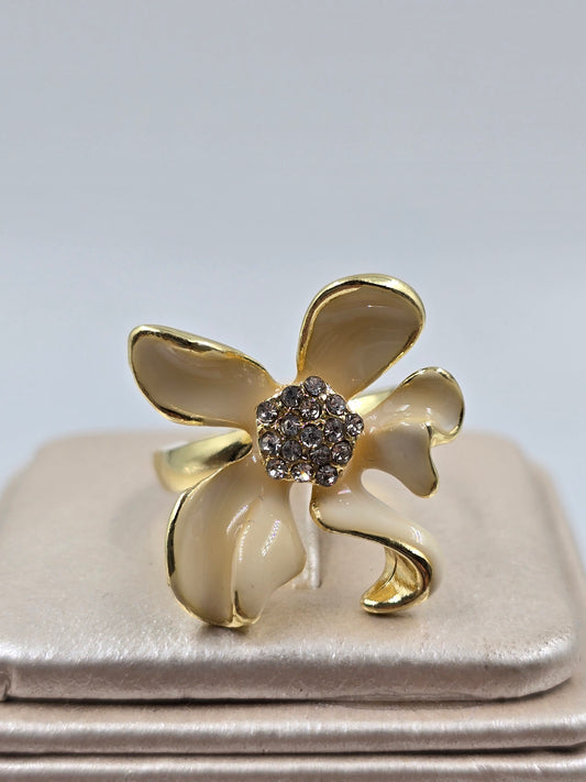 O - Colorful Flower Ring