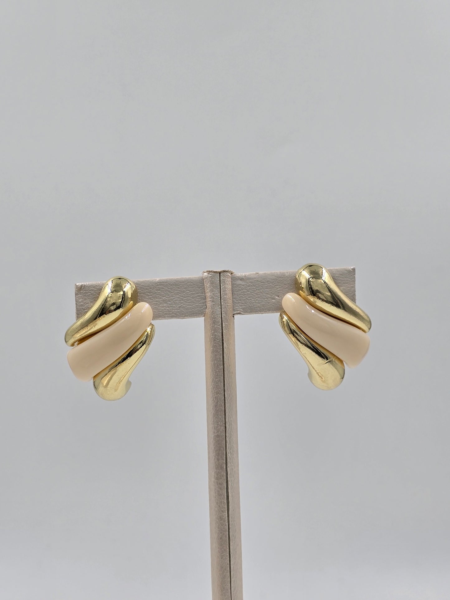 O - Gold Earring with white accent