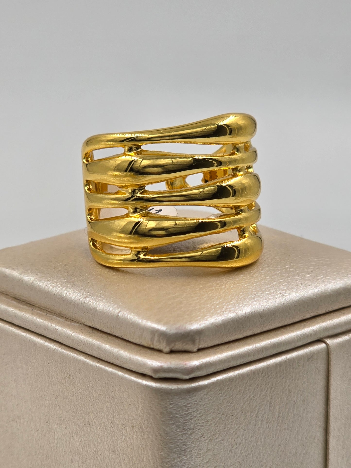 O - Golden Stacked Ring