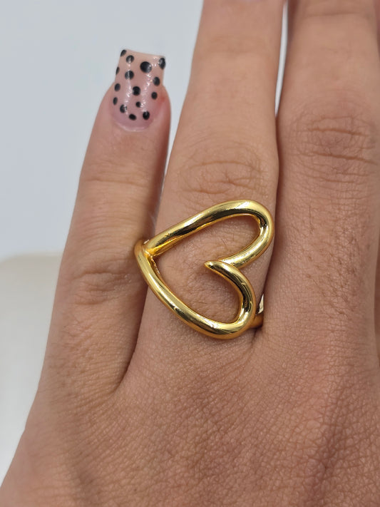 O - Golden Heart Ring