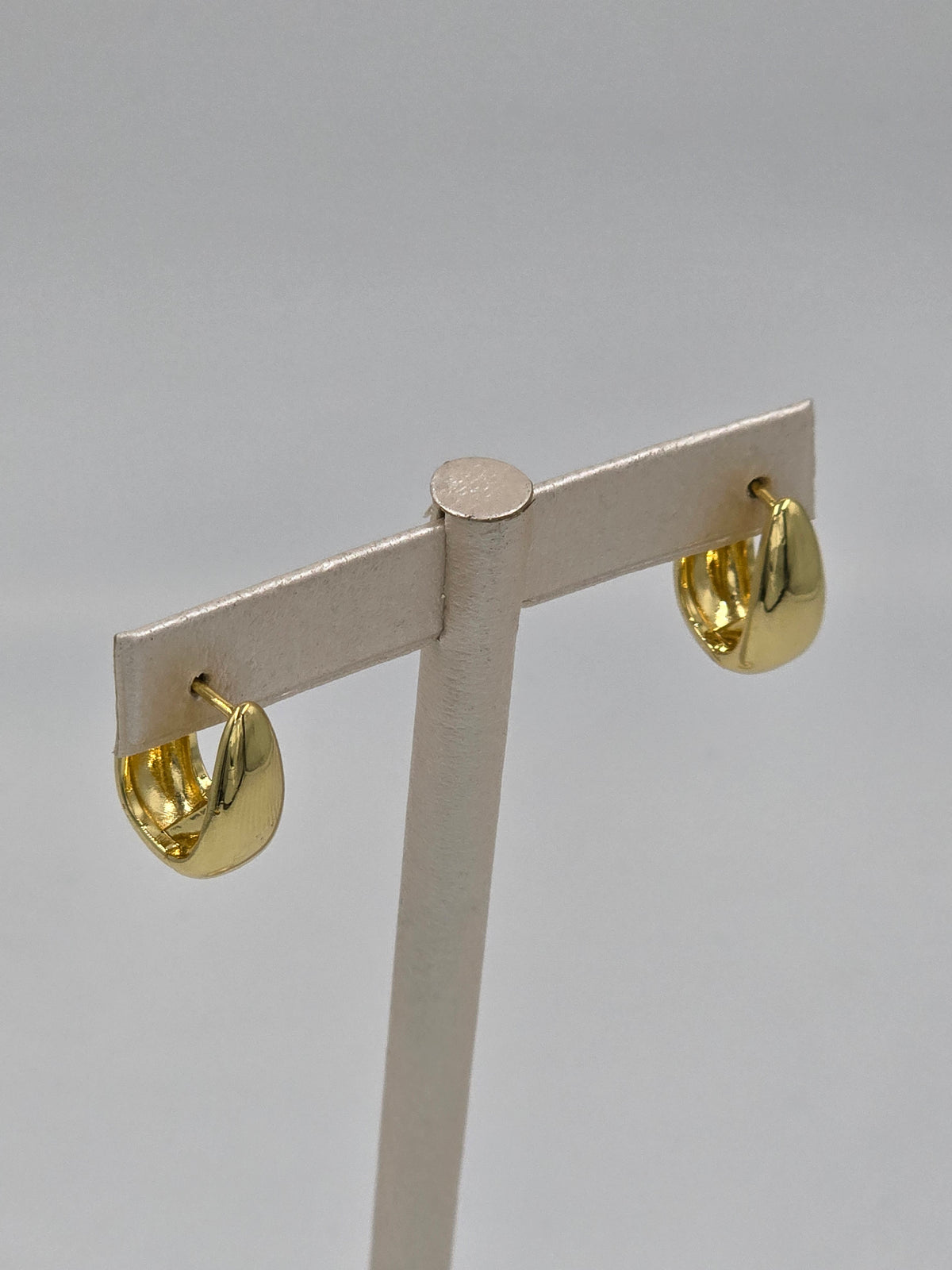 N - Classic Small Golden Chunky Hoops