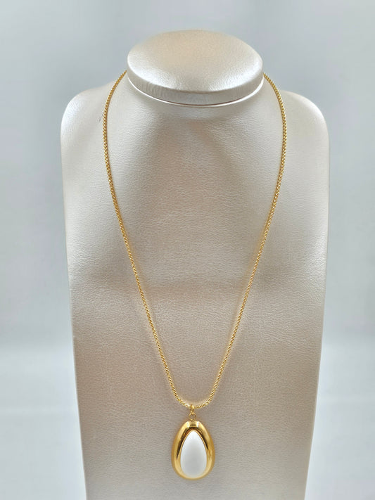 C - Gold Chain Necklace One Pendant