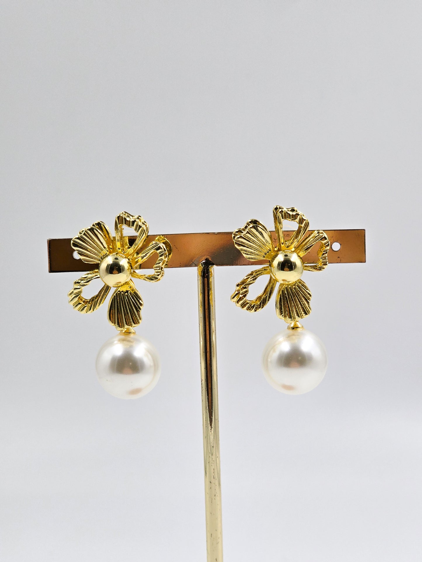 Golden Bloom Pearls Earrings