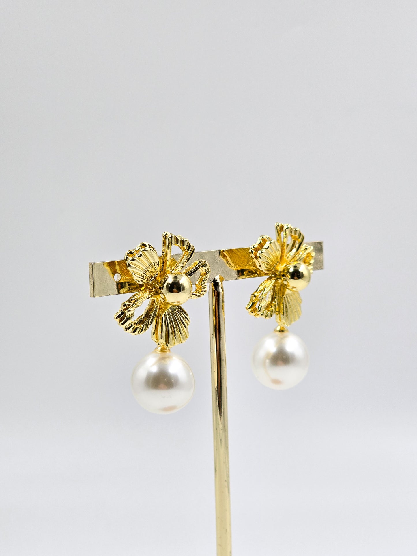 Golden Bloom Pearls Earrings