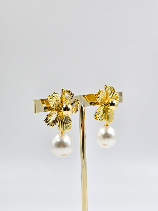 Golden Bloom Pearls Earrings