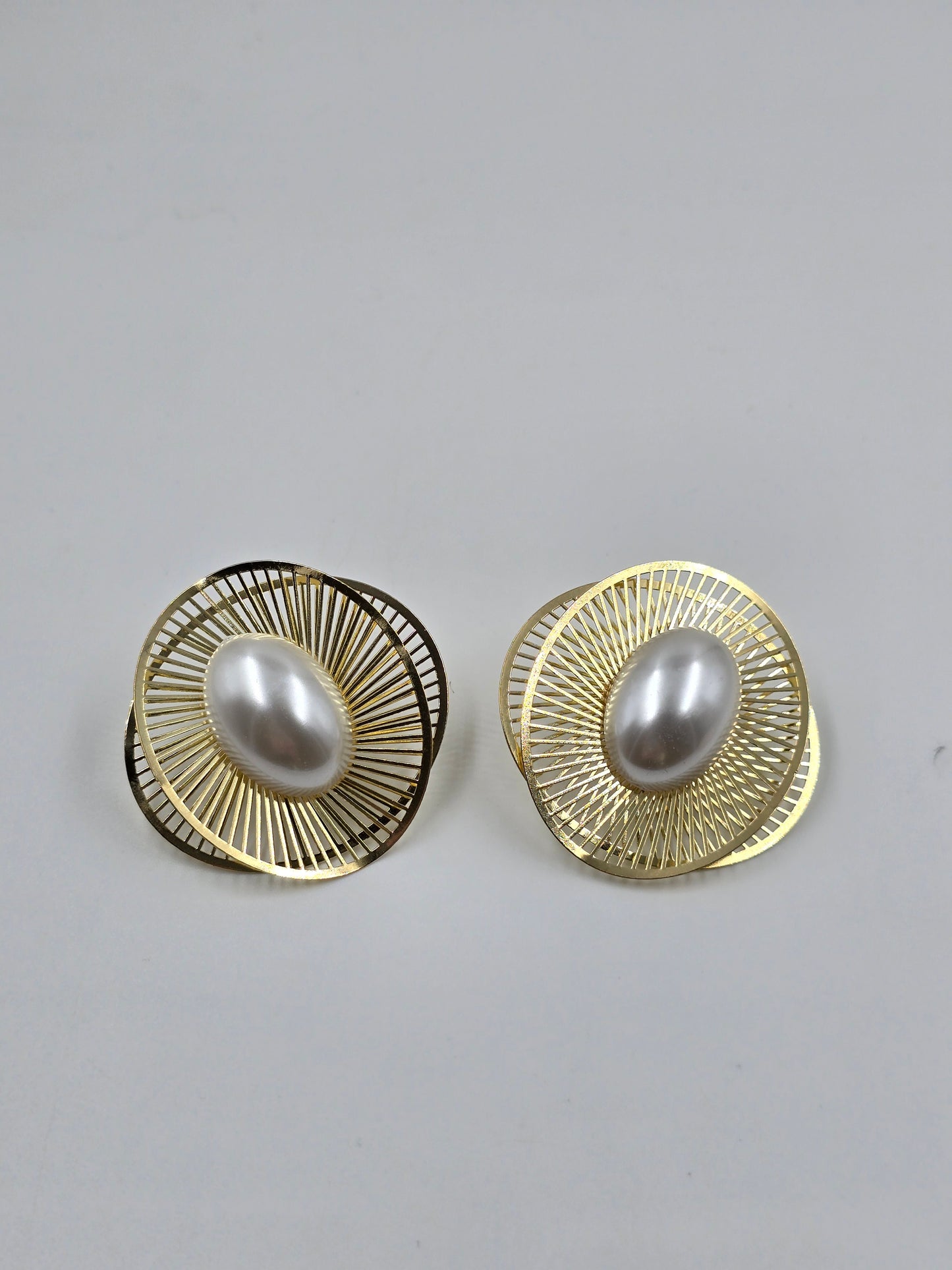 Round Earrings with Pearls