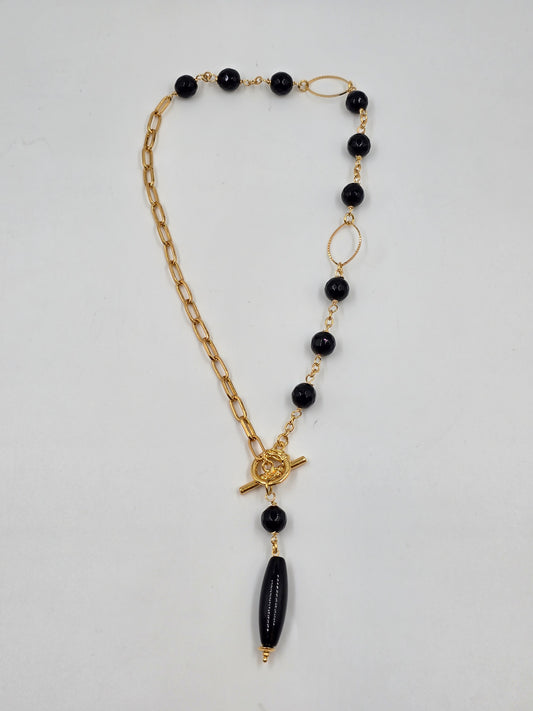 O - Short Classic Colored Necklaces