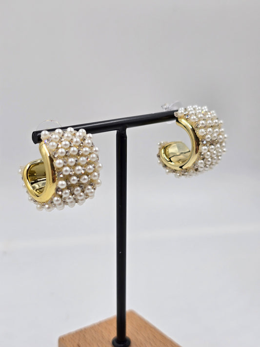 N - Statement Pearl Set