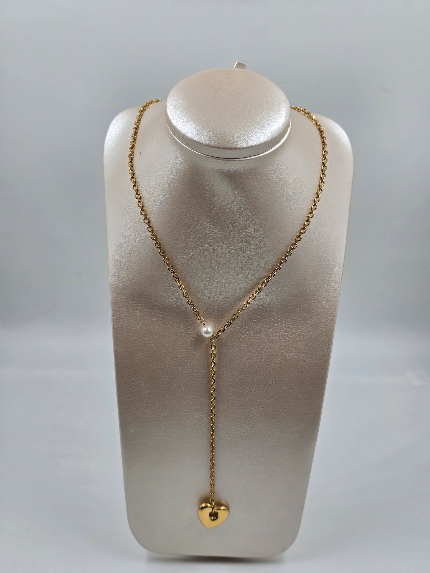 A - Golden Long Necklace With Hart en Pearl