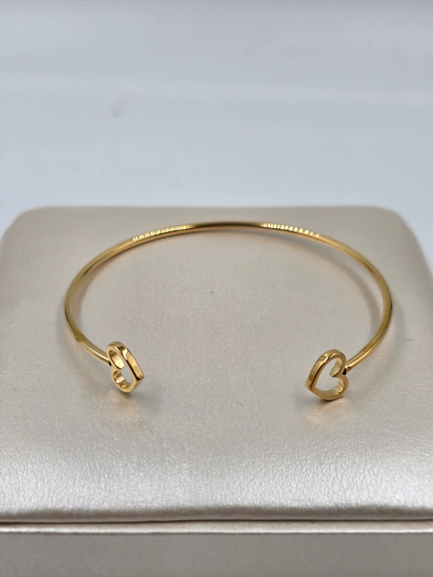 A - Golden Bangle Harts Stainless Steel