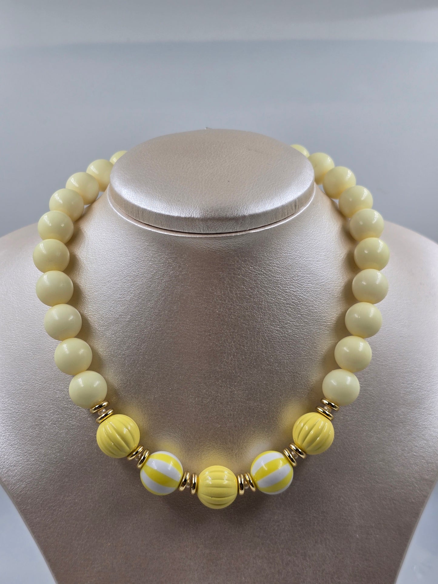 O - Butter Yellow Bold Necklace