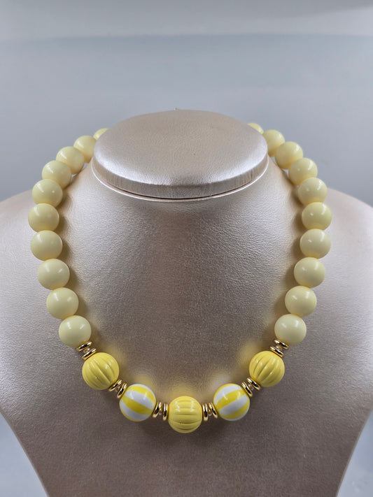 O - Butter Yellow Bold Necklace