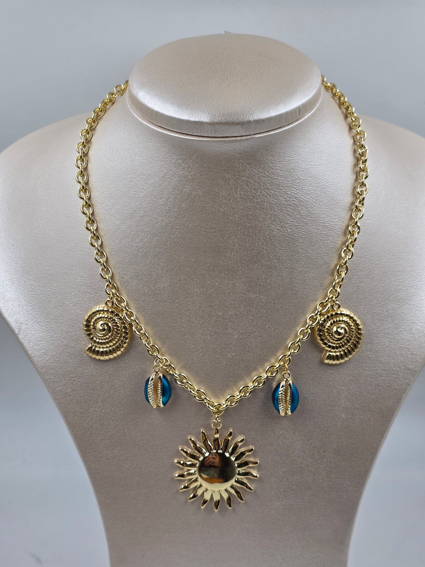 O - Golden Beach Vibes Necklace