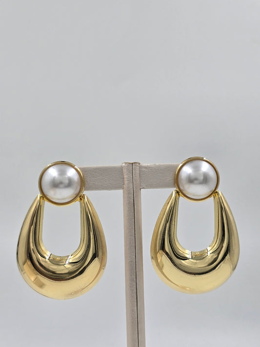 O - Gold and Pearl Earrings