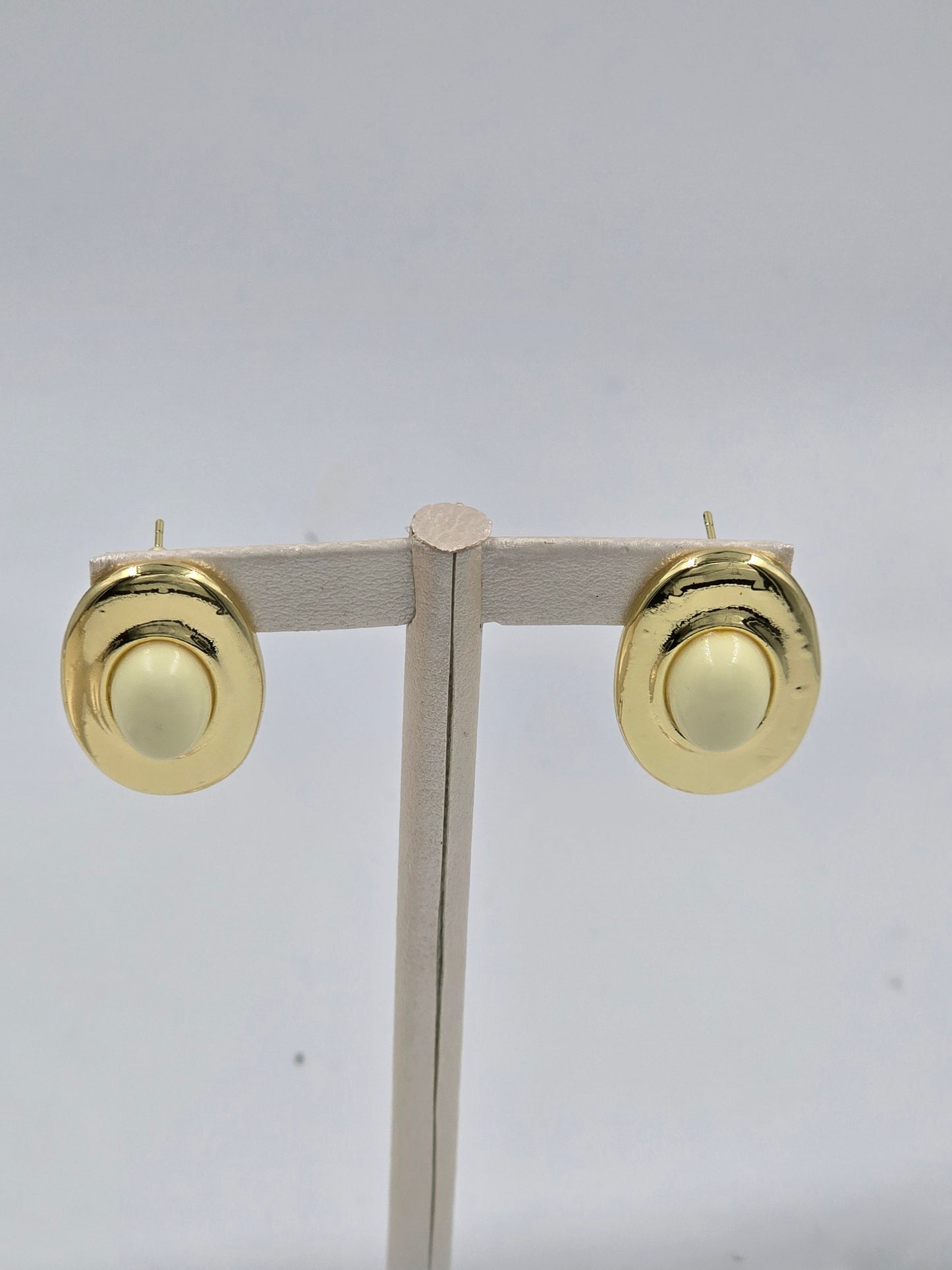 O - Oval Earrings with White Stone
