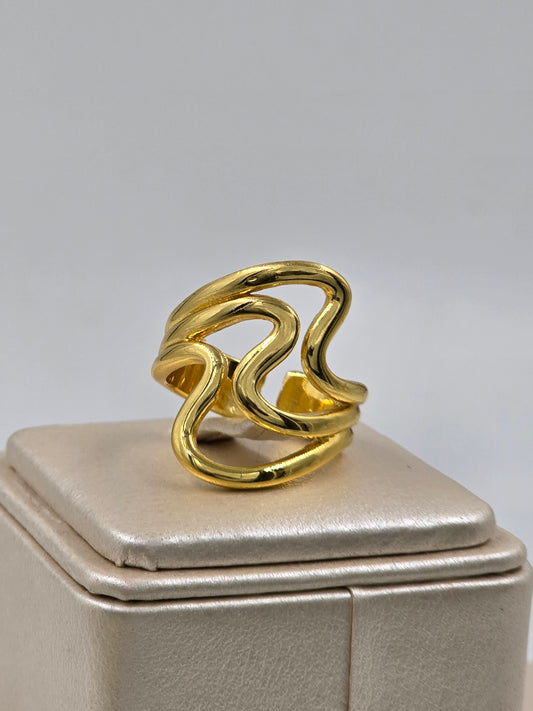 O - Three Wavy Ring