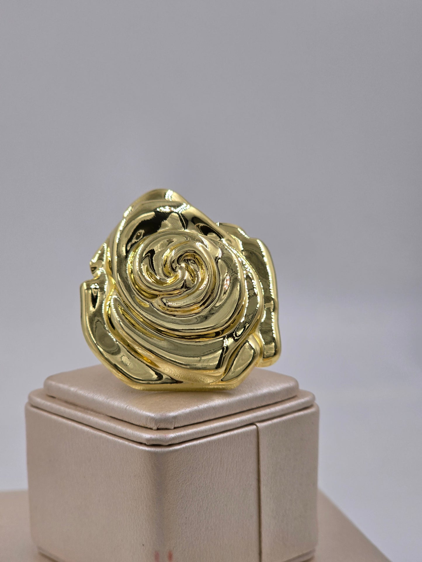 O - Big Golden Rose Ring
