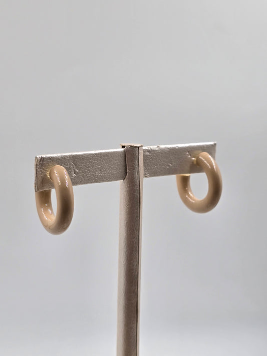 O - Beige Little Hoops
