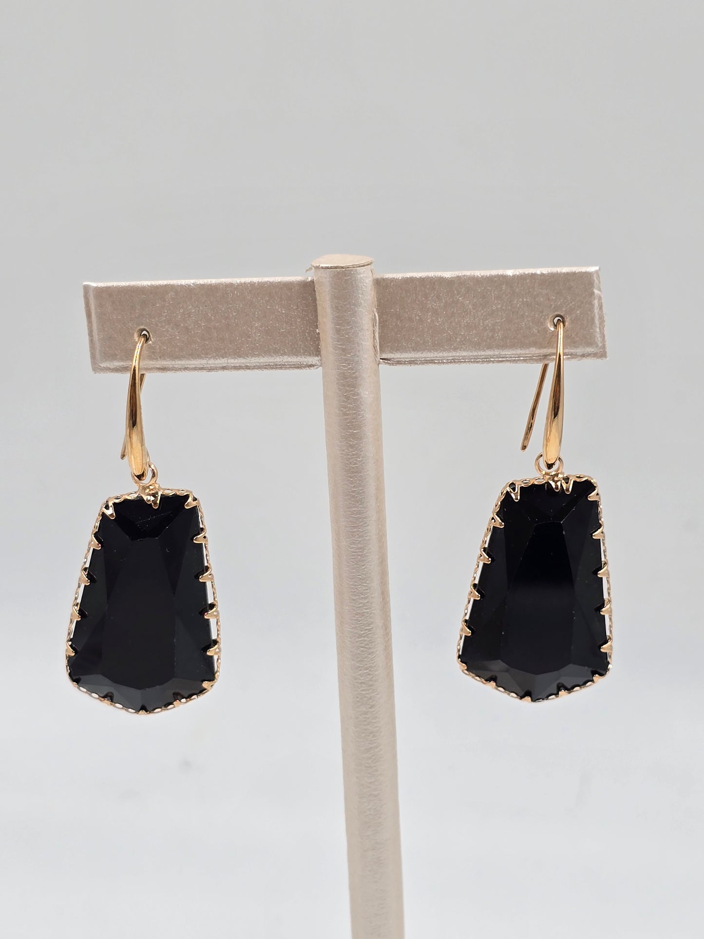 N-Claw-Set Crystal Drop Earrings