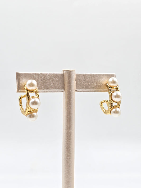 N - Golden Pearl Earring