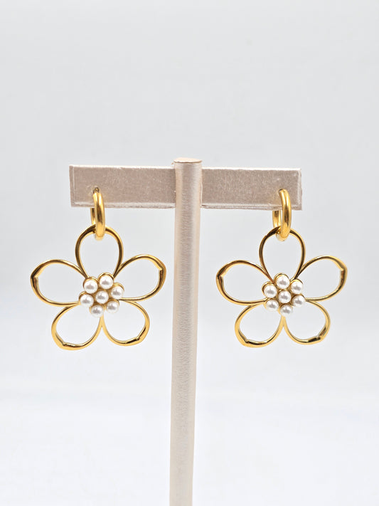 N - Stainless Steel Flower with Center Pearls