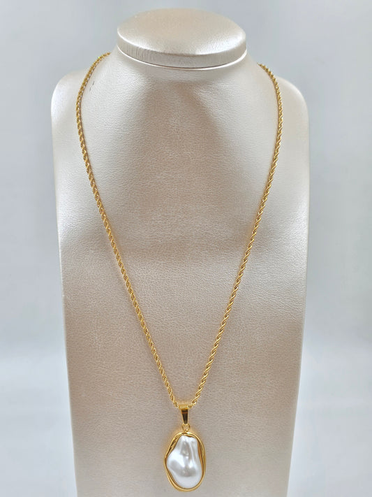 A - Gold and Pearl Set
