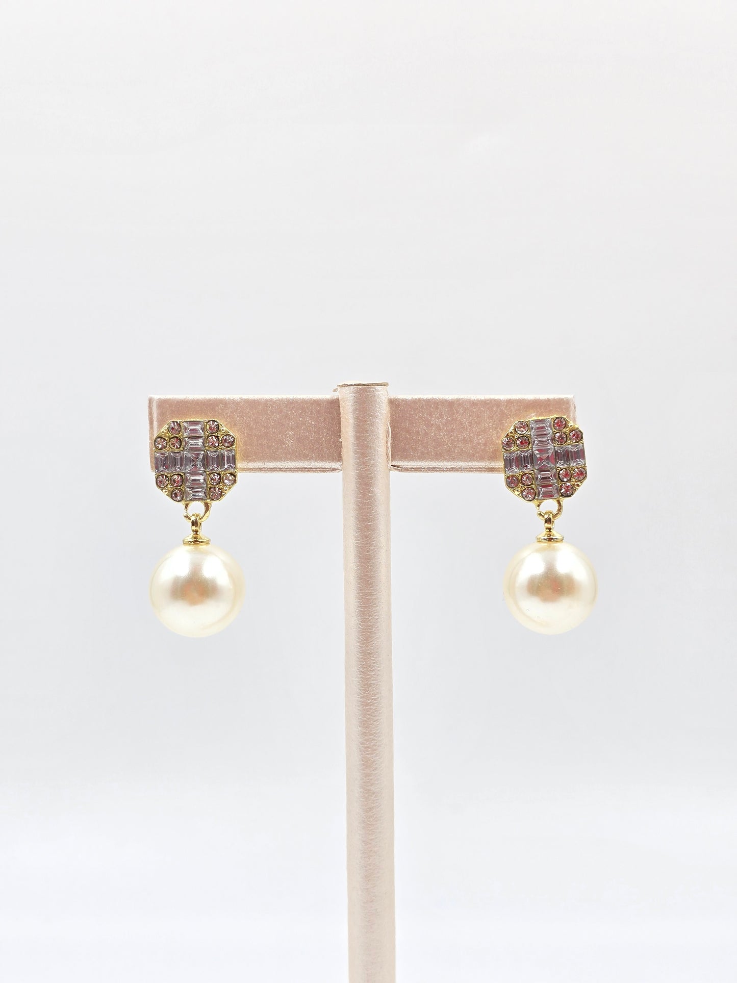 N - Gemstone with Pearl