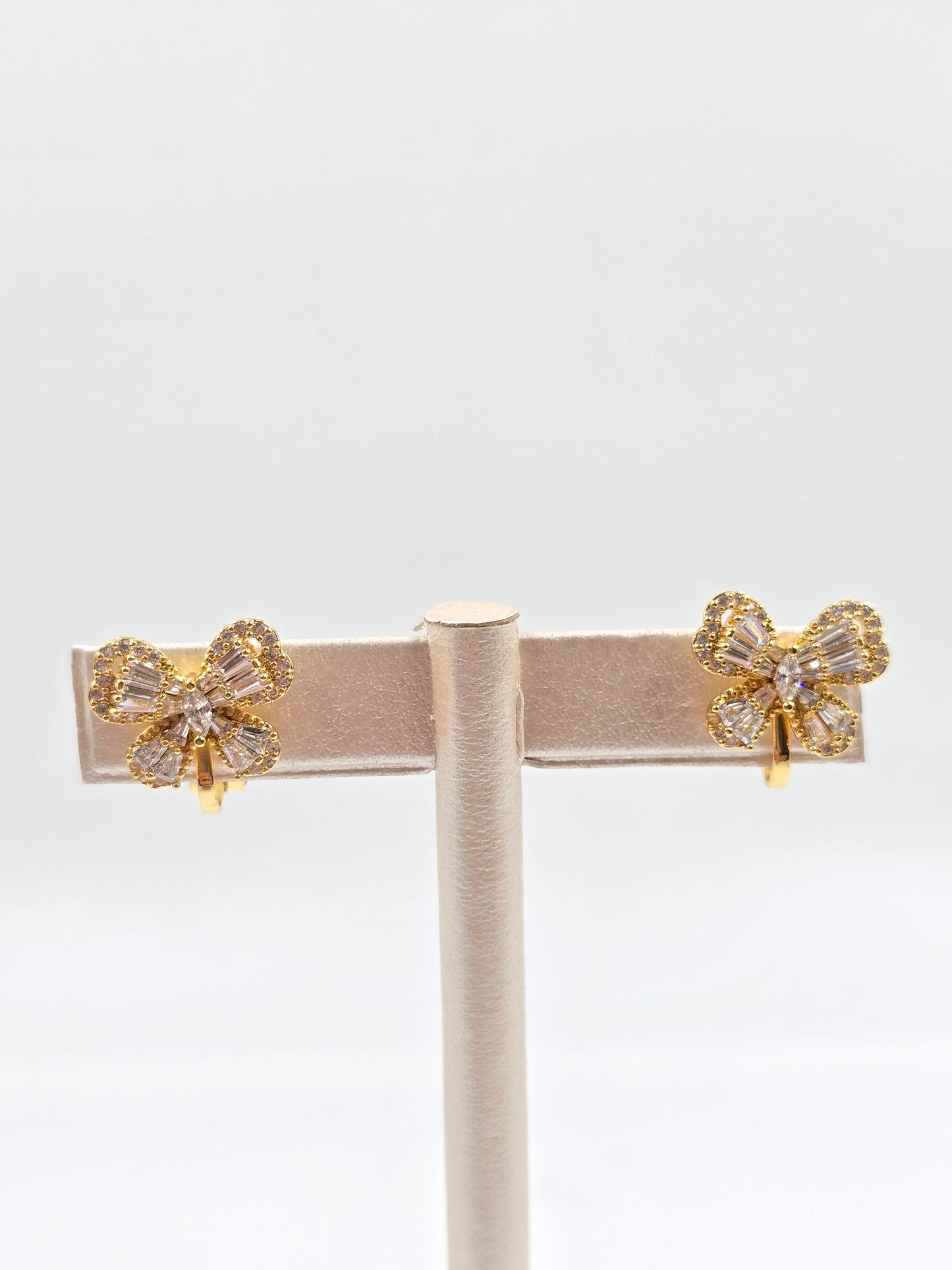CR - Clap Earring