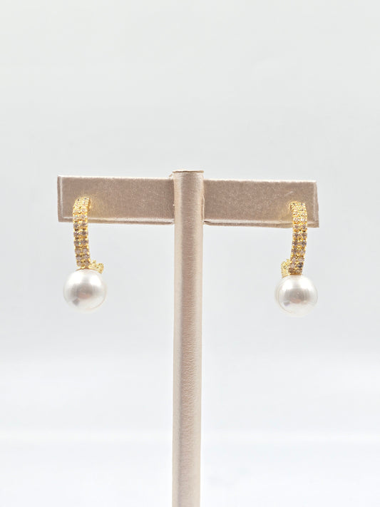 CR - Diamond Hoop With One Pearl
