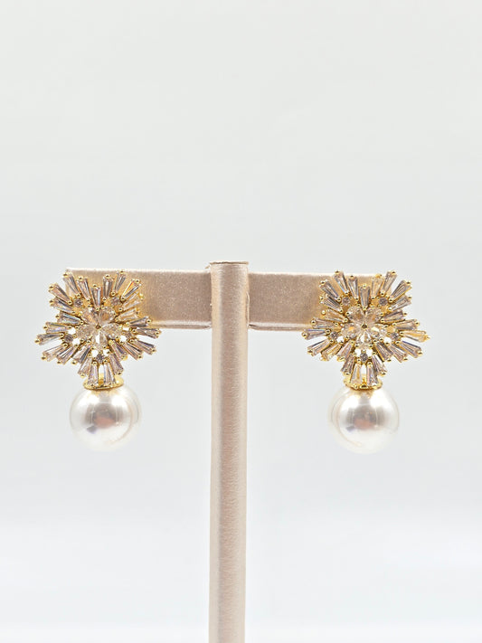 CR - Diamond Flower with Pearl Earring