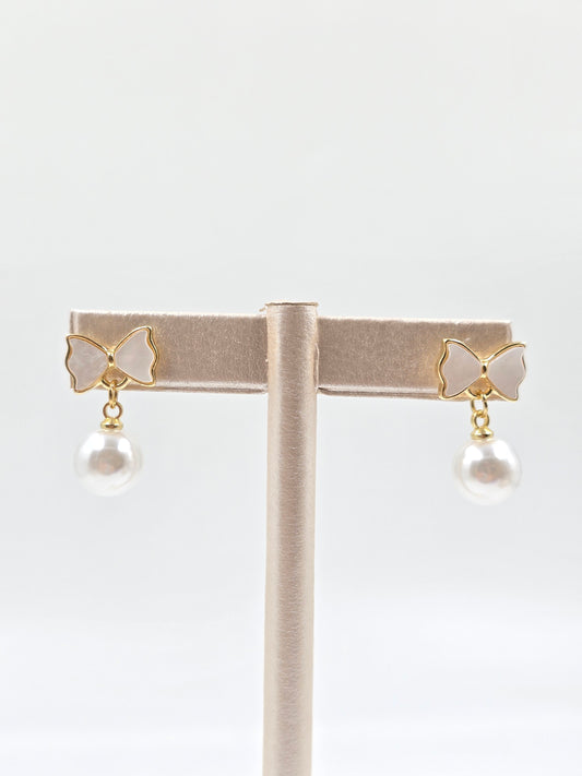 N - White Bow and Pearl Earring