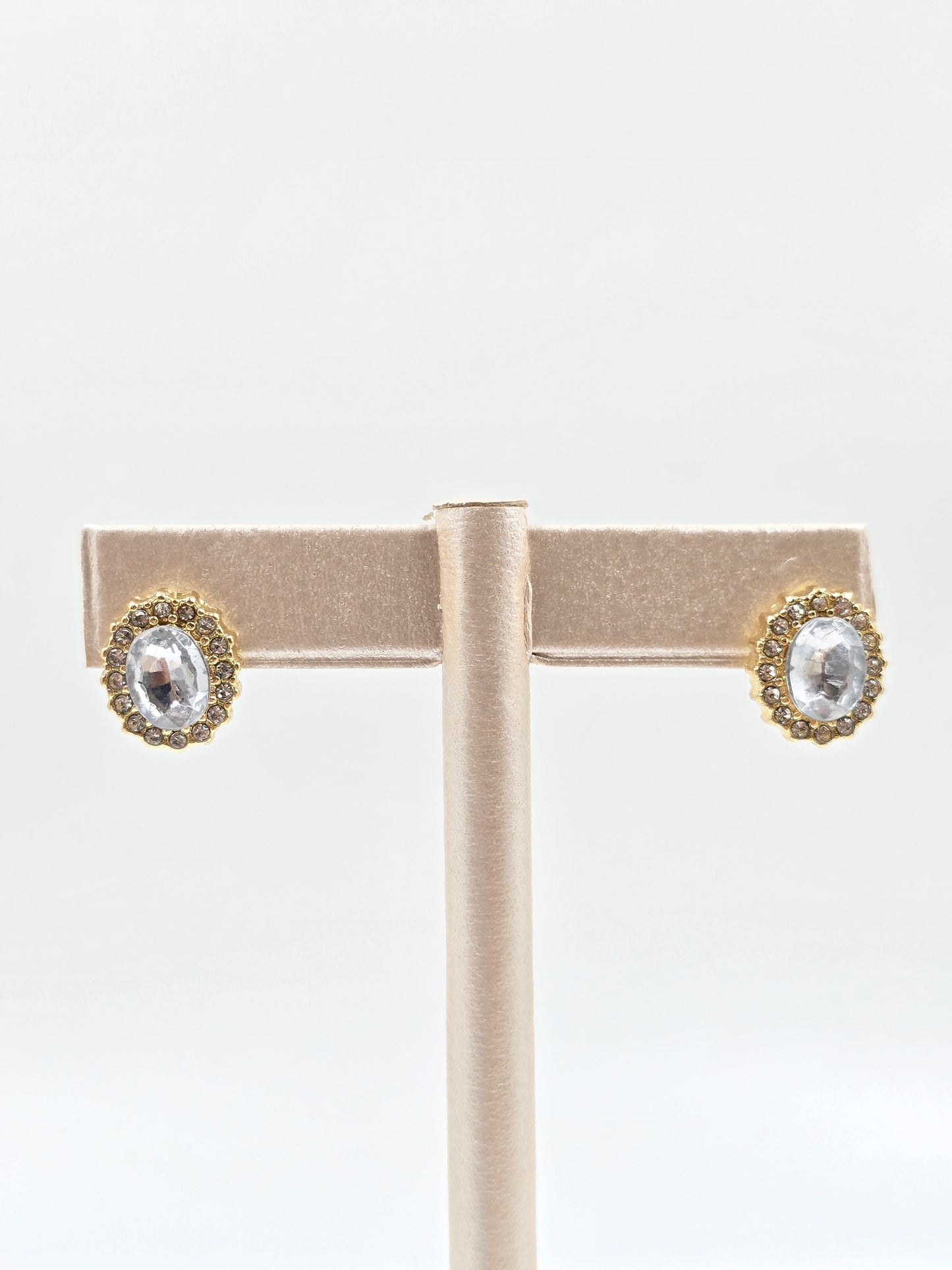 N - Elegant Diamond Earring