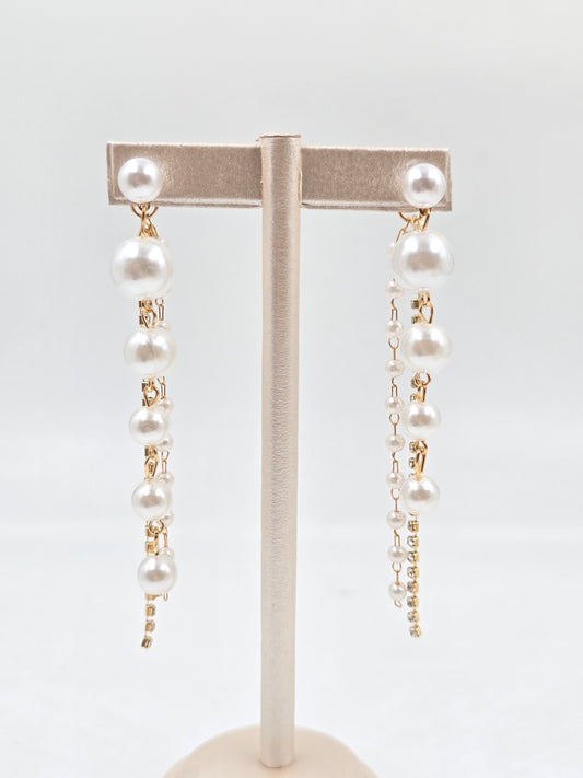 N - Dangling Pearls Earring