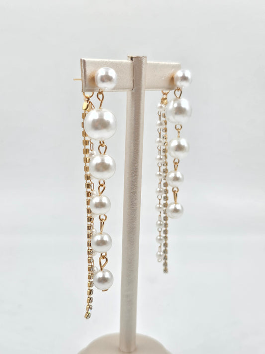 N - Dangling Pearls Earring