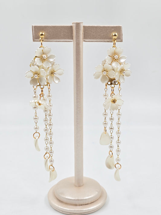 N - Dangling Cream-colored Flower Charms Earring