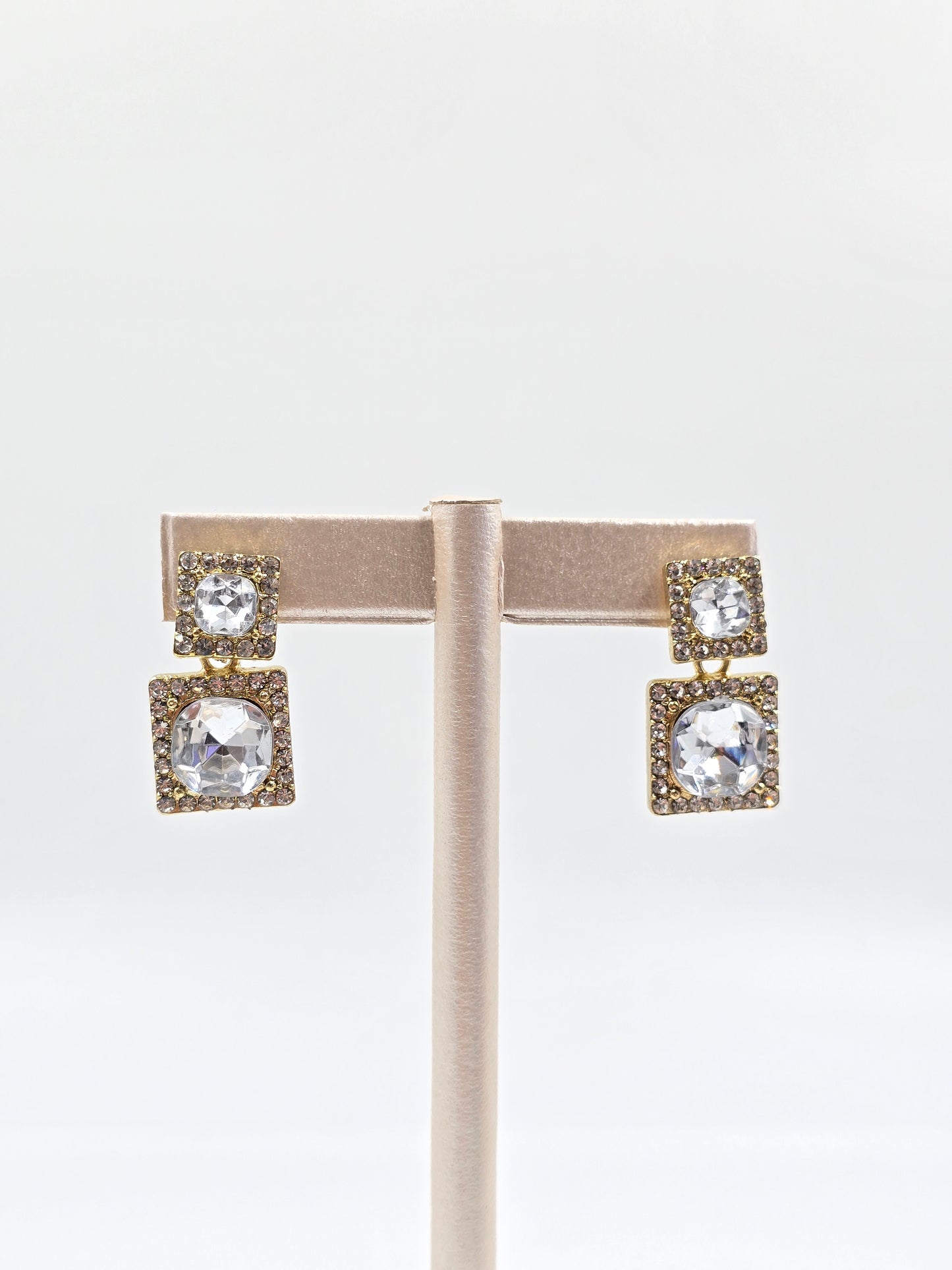N - Classic Elegant Earring