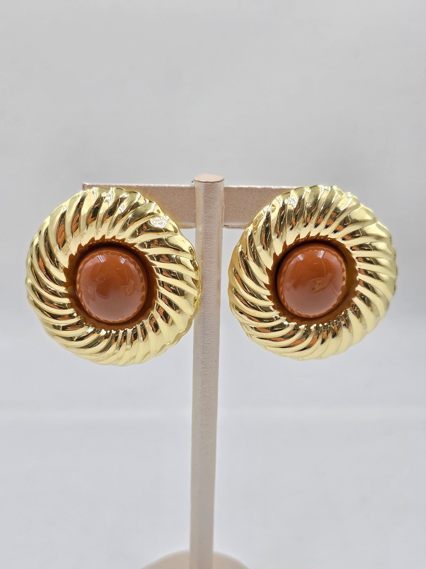 C - Bold Round Earring