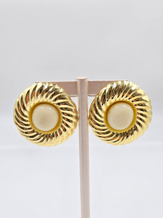 C - Bold Round Earring