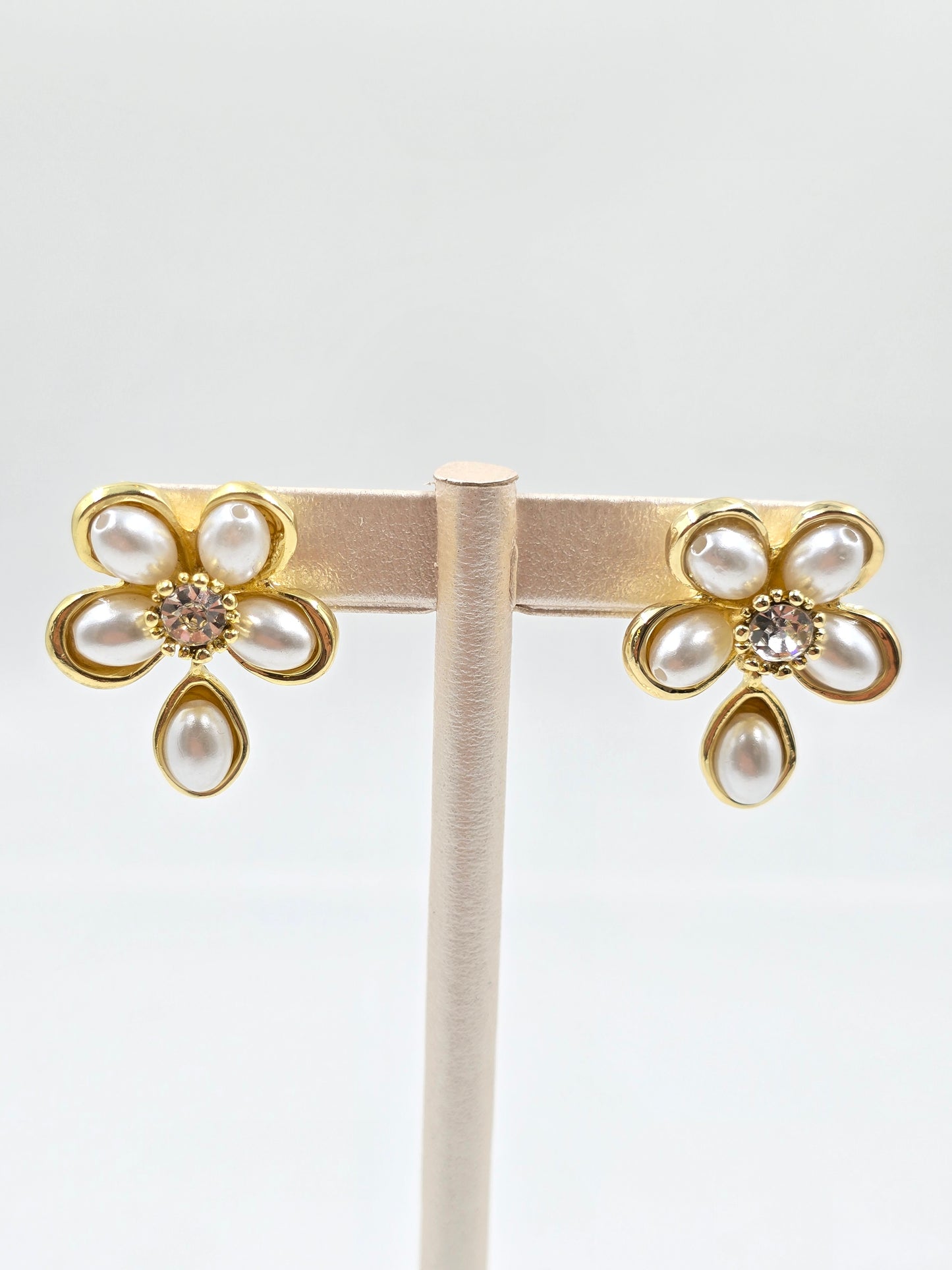 C - Pearls Flower with Gold