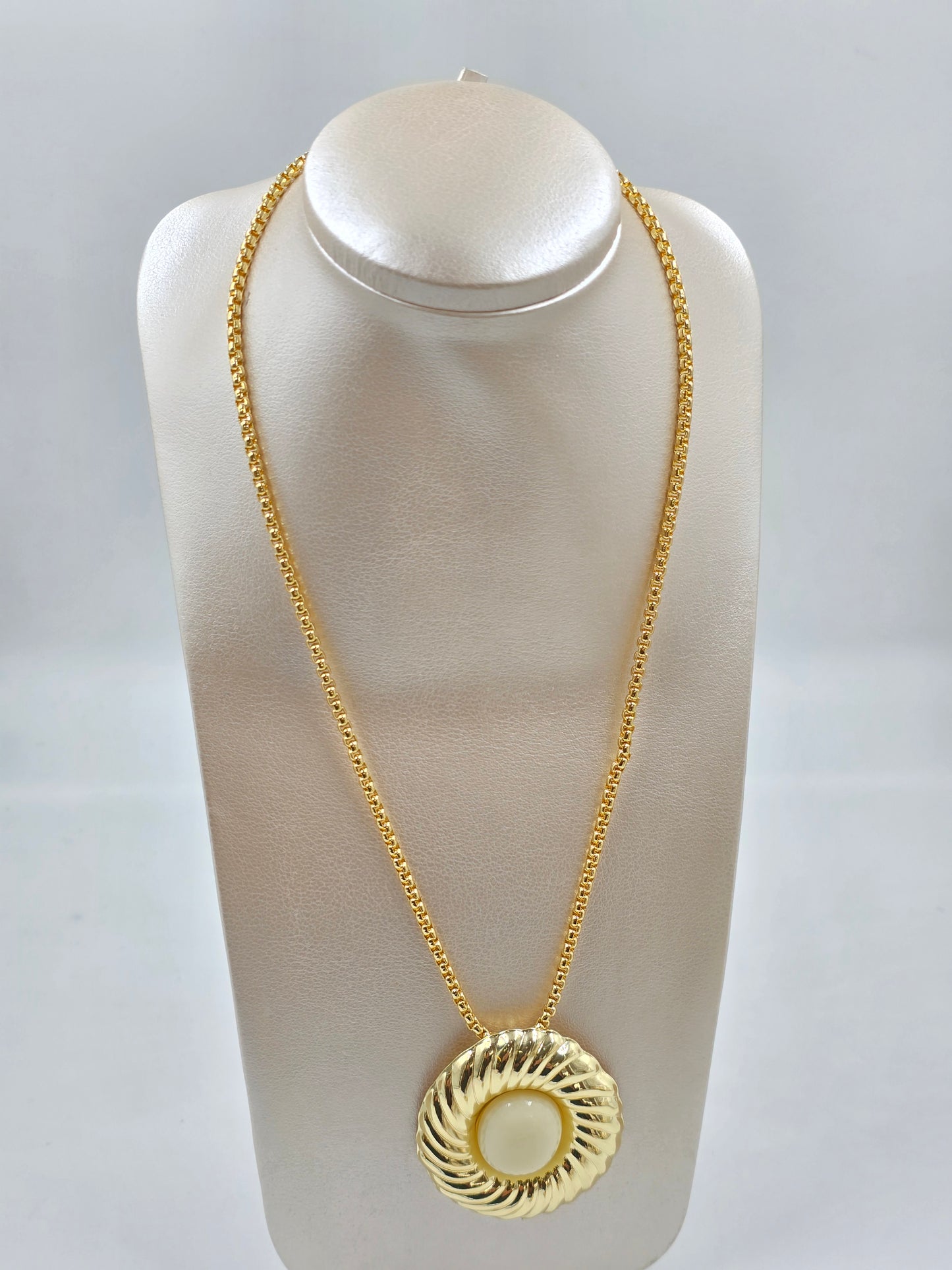C - Bold Necklaces Big Pendant