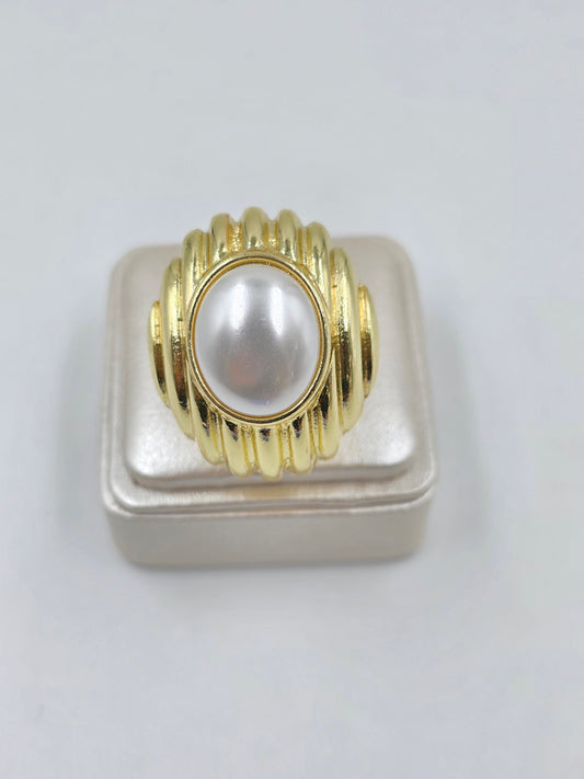 C- Gold Ring With Central Stone