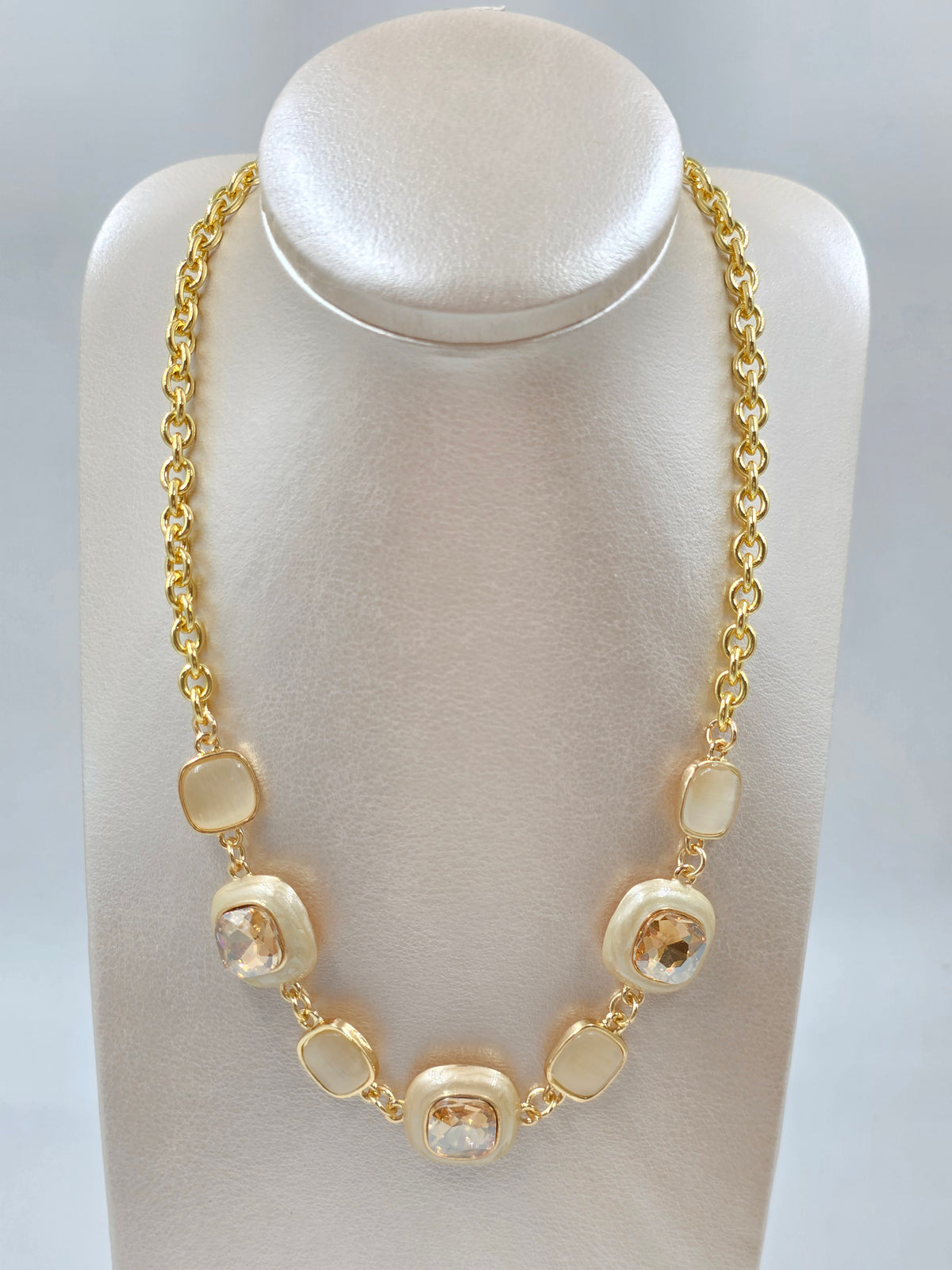 O - Beige with Amber Gemstone Set