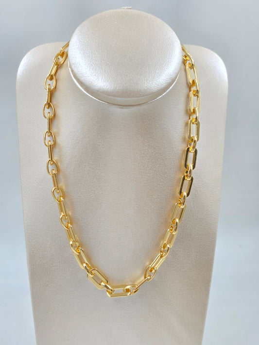 O - Golden Link Chain Necklace