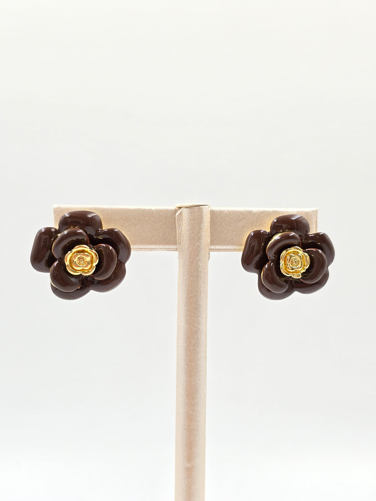 O - A Pair of Flower-shaped Earring