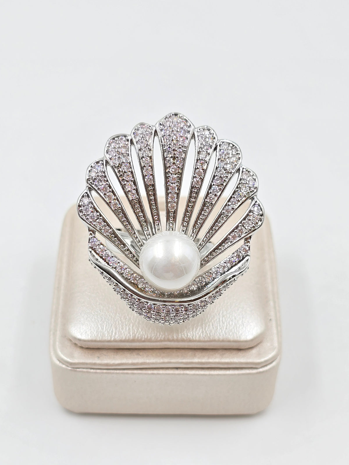 O -  Shell-shaped Ring
